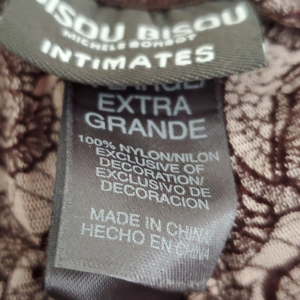Bisou Bisou Intimates Set - Picture 6 of 8
